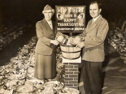 Historical_image_of_Volunteers_of_America_offering_Thanksgiving_baskets.jpg